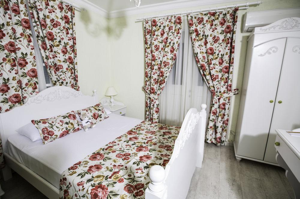 The White Hotel Alacati Exterior photo