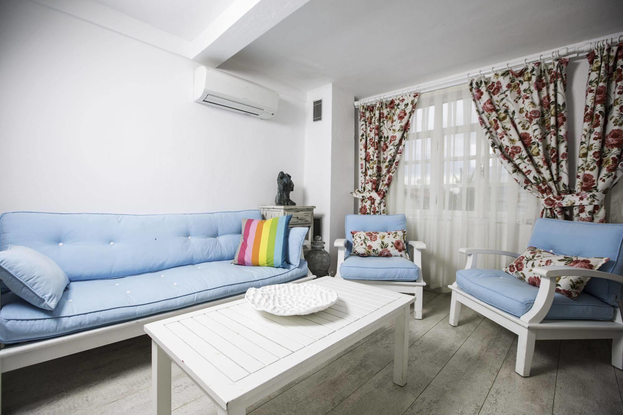 The White Hotel Alacati Exterior photo