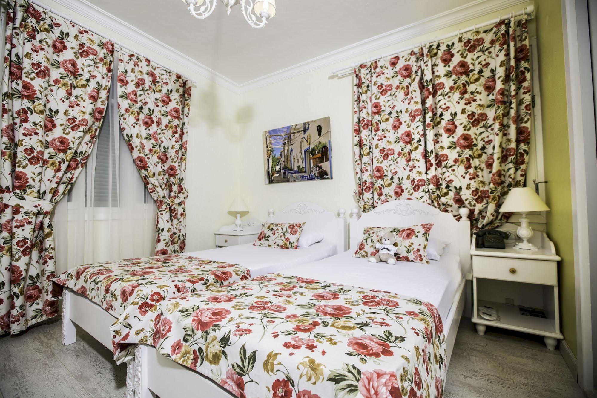 The White Hotel Alacati Exterior photo