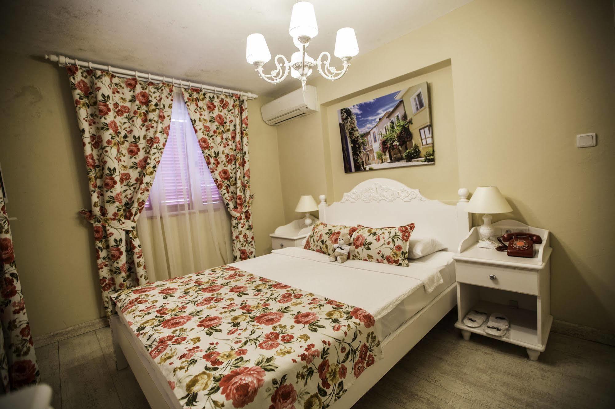 The White Hotel Alacati Exterior photo